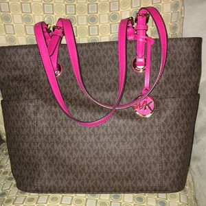 Michael Michael Kors Signature Jet Set